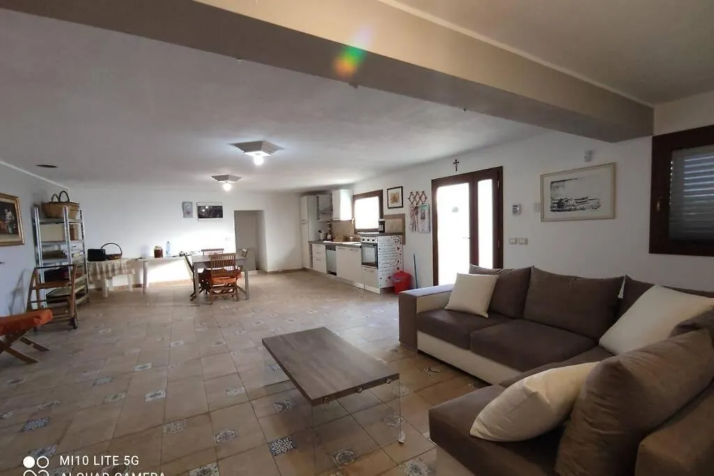 Casa Relax in periferia con ingresso e parcheggio privato. Appartamento Zimmardo Italia